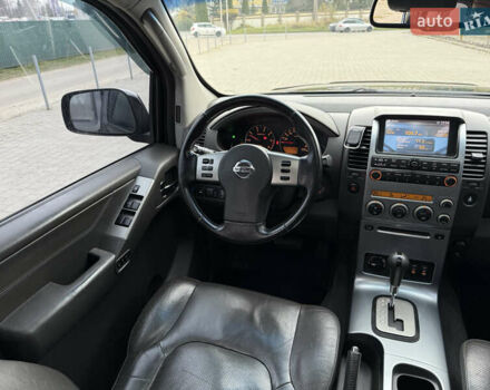 Чорний Ніссан Патфайндер, об'ємом двигуна 2.5 л та пробігом 182 тис. км за 11500 $, фото 47 на Automoto.ua