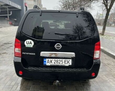 Черный Ниссан Патфайндер, объемом двигателя 2.5 л и пробегом 200 тыс. км за 11500 $, фото 3 на Automoto.ua