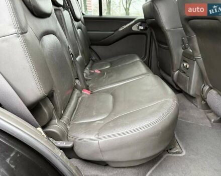 Черный Ниссан Патфайндер, объемом двигателя 2.49 л и пробегом 178 тыс. км за 13500 $, фото 16 на Automoto.ua