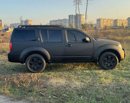 Черный Ниссан Патфайндер, объемом двигателя 2.5 л и пробегом 122 тыс. км за 4200 $, фото 4 на Automoto.ua