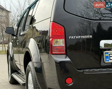 Чорний Ніссан Патфайндер, об'ємом двигуна 2.5 л та пробігом 182 тис. км за 11500 $, фото 26 на Automoto.ua
