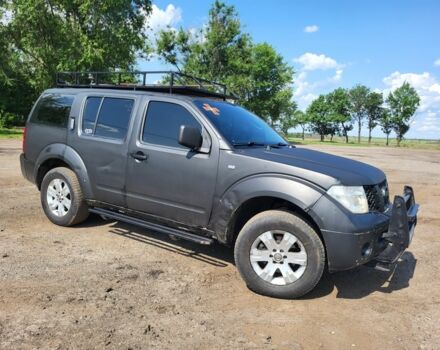 Черный Ниссан Патфайндер, объемом двигателя 2.5 л и пробегом 380 тыс. км за 4500 $, фото 4 на Automoto.ua