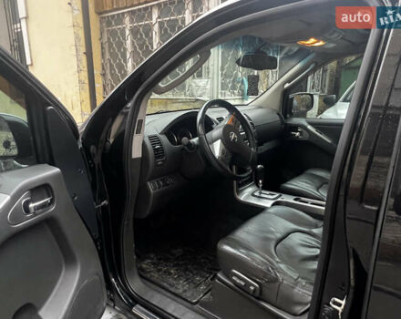 Черный Ниссан Патфайндер, объемом двигателя 2.49 л и пробегом 261 тыс. км за 11300 $, фото 2 на Automoto.ua