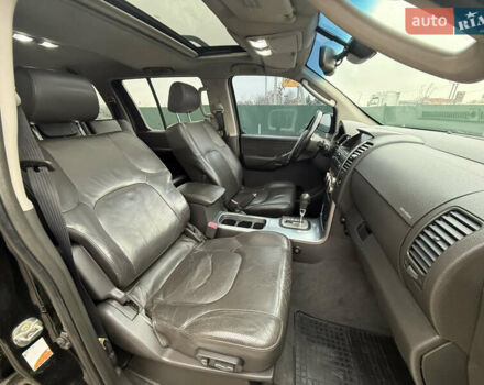 Чорний Ніссан Патфайндер, об'ємом двигуна 2.5 л та пробігом 182 тис. км за 11500 $, фото 37 на Automoto.ua
