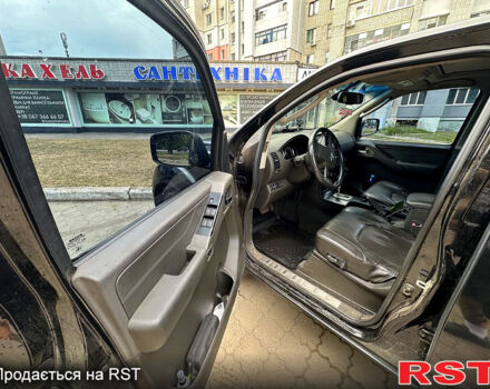 Чорний Ніссан Патфайндер, об'ємом двигуна 2.5 л та пробігом 230 тис. км за 12000 $, фото 6 на Automoto.ua