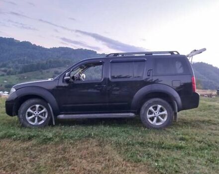 Черный Ниссан Патфайндер, объемом двигателя 2.5 л и пробегом 226 тыс. км за 10800 $, фото 1 на Automoto.ua