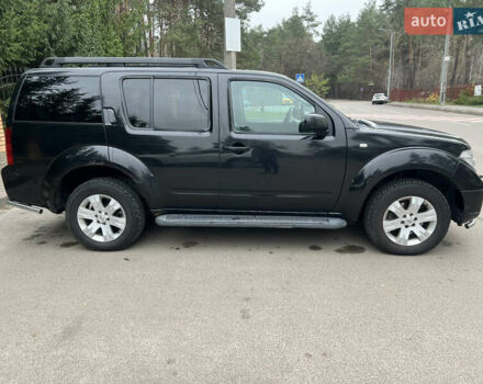 Черный Ниссан Патфайндер, объемом двигателя 2.49 л и пробегом 460 тыс. км за 7800 $, фото 6 на Automoto.ua