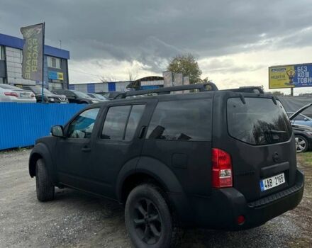 Черный Ниссан Патфайндер, объемом двигателя 2.5 л и пробегом 250 тыс. км за 3999 $, фото 3 на Automoto.ua