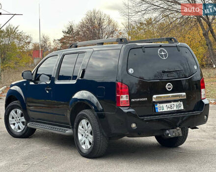 Черный Ниссан Патфайндер, объемом двигателя 2.49 л и пробегом 253 тыс. км за 7999 $, фото 9 на Automoto.ua