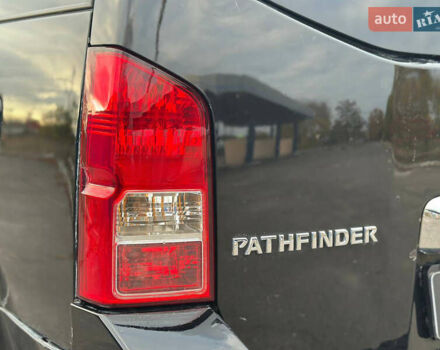 Черный Ниссан Патфайндер, объемом двигателя 2.49 л и пробегом 253 тыс. км за 7999 $, фото 46 на Automoto.ua