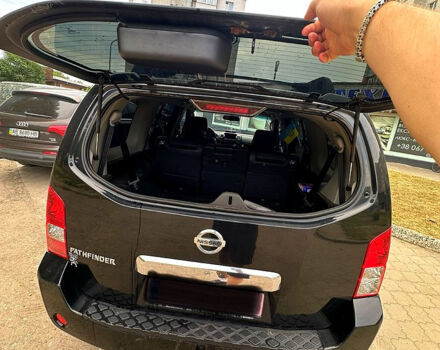 Чорний Ніссан Патфайндер, об'ємом двигуна 2.5 л та пробігом 230 тис. км за 12000 $, фото 9 на Automoto.ua