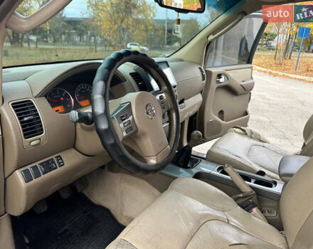 Черный Ниссан Патфайндер, объемом двигателя 2.49 л и пробегом 253 тыс. км за 7999 $, фото 11 на Automoto.ua