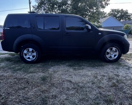 Чорний Ніссан Патфайндер, об'ємом двигуна 2.5 л та пробігом 350 тис. км за 4000 $, фото 3 на Automoto.ua