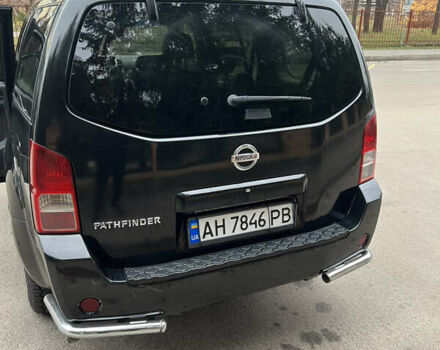 Черный Ниссан Патфайндер, объемом двигателя 2.49 л и пробегом 460 тыс. км за 7800 $, фото 4 на Automoto.ua