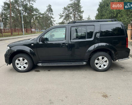 Черный Ниссан Патфайндер, объемом двигателя 2.49 л и пробегом 460 тыс. км за 7800 $, фото 2 на Automoto.ua