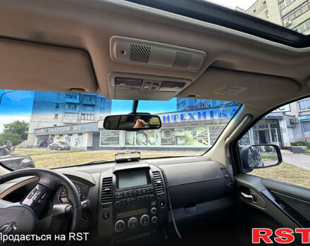 Чорний Ніссан Патфайндер, об'ємом двигуна 2.5 л та пробігом 230 тис. км за 12000 $, фото 2 на Automoto.ua