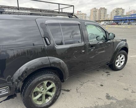 Ниссан Патфайндер 2007 в Киеве на Automoto.ua Черный Ниссан Патфайндер, объемом двигателя 2.5 л и пробегом 280 тыс. км за 4000 $, фото 3 на Automoto.ua