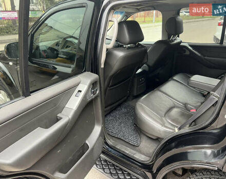 Черный Ниссан Патфайндер, объемом двигателя 2.49 л и пробегом 460 тыс. км за 7800 $, фото 10 на Automoto.ua
