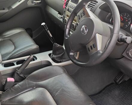 Чорний Ніссан Патфайндер, об'ємом двигуна 2.5 л та пробігом 237 тис. км за 4500 $, фото 10 на Automoto.ua