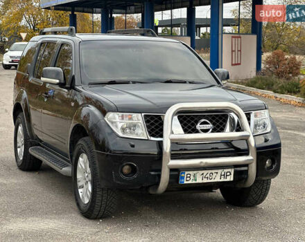 Черный Ниссан Патфайндер, объемом двигателя 2.49 л и пробегом 253 тыс. км за 7999 $, фото 4 на Automoto.ua