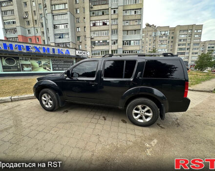 Чорний Ніссан Патфайндер, об'ємом двигуна 2.5 л та пробігом 230 тис. км за 12000 $, фото 8 на Automoto.ua