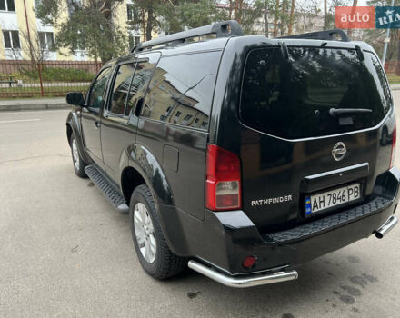 Черный Ниссан Патфайндер, объемом двигателя 2.49 л и пробегом 460 тыс. км за 7800 $, фото 3 на Automoto.ua