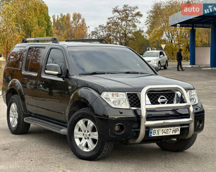 Черный Ниссан Патфайндер, объемом двигателя 2.49 л и пробегом 253 тыс. км за 7999 $, фото 1 на Automoto.ua