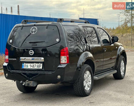 Черный Ниссан Патфайндер, объемом двигателя 2.49 л и пробегом 253 тыс. км за 7999 $, фото 5 на Automoto.ua