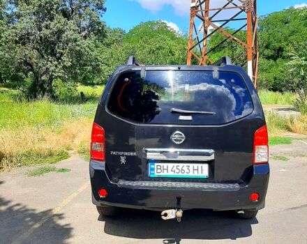 Черный Ниссан Патфайндер, объемом двигателя 2.5 л и пробегом 320 тыс. км за 10000 $, фото 1 на Automoto.ua