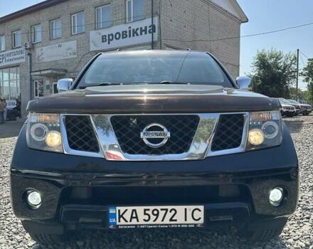 Черный Ниссан Патфайндер, объемом двигателя 4 л и пробегом 300 тыс. км за 9700 $, фото 2 на Automoto.ua