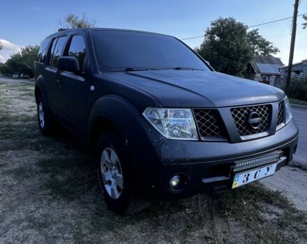 Чорний Ніссан Патфайндер, об'ємом двигуна 2.5 л та пробігом 350 тис. км за 4000 $, фото 1 на Automoto.ua