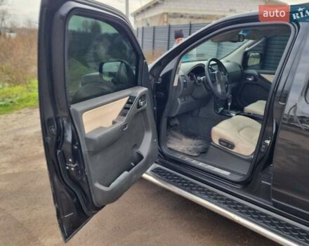 Черный Ниссан Патфайндер, объемом двигателя 2.5 л и пробегом 188 тыс. км за 10400 $, фото 11 на Automoto.ua