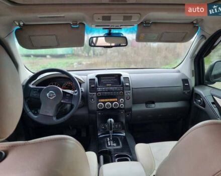Черный Ниссан Патфайндер, объемом двигателя 2.5 л и пробегом 188 тыс. км за 10400 $, фото 3 на Automoto.ua