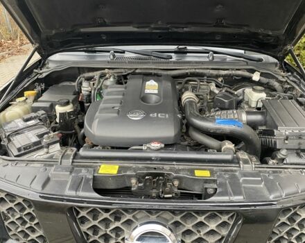 Чорний Ніссан Патфайндер, об'ємом двигуна 2.5 л та пробігом 310 тис. км за 10000 $, фото 21 на Automoto.ua