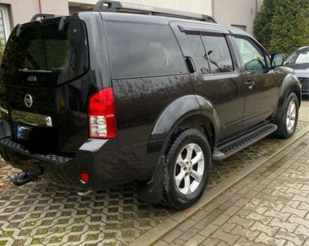 Чорний Ніссан Патфайндер, об'ємом двигуна 2.5 л та пробігом 310 тис. км за 10000 $, фото 3 на Automoto.ua