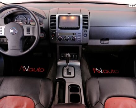 Черный Ниссан Патфайндер, объемом двигателя 2.5 л и пробегом 200 тыс. км за 9900 $, фото 6 на Automoto.ua