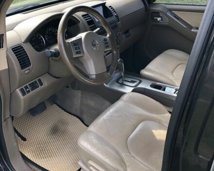 Черный Ниссан Патфайндер, объемом двигателя 4 л и пробегом 210 тыс. км за 10399 $, фото 6 на Automoto.ua