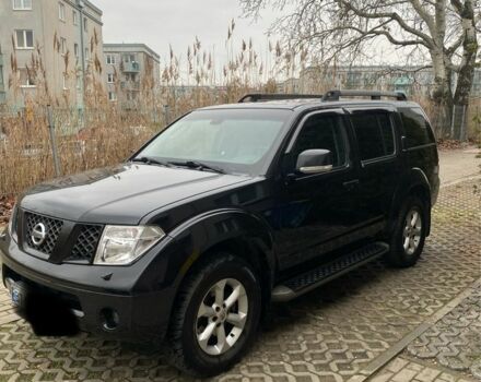 Чорний Ніссан Патфайндер, об'ємом двигуна 2.5 л та пробігом 310 тис. км за 10000 $, фото 1 на Automoto.ua