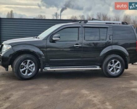 Черный Ниссан Патфайндер, объемом двигателя 2.5 л и пробегом 188 тыс. км за 10400 $, фото 7 на Automoto.ua