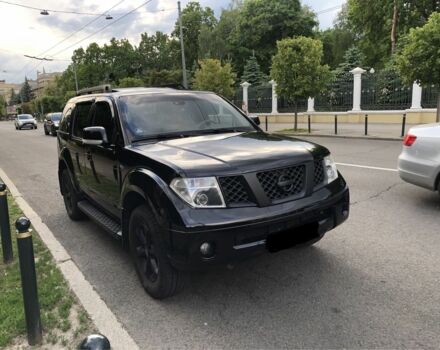 Черный Ниссан Патфайндер, объемом двигателя 4 л и пробегом 210 тыс. км за 10399 $, фото 2 на Automoto.ua
