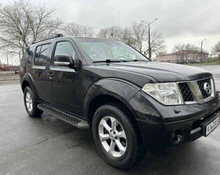 Чорний Ніссан Патфайндер, об'ємом двигуна 2.5 л та пробігом 258 тис. км за 5700 $, фото 1 на Automoto.ua
