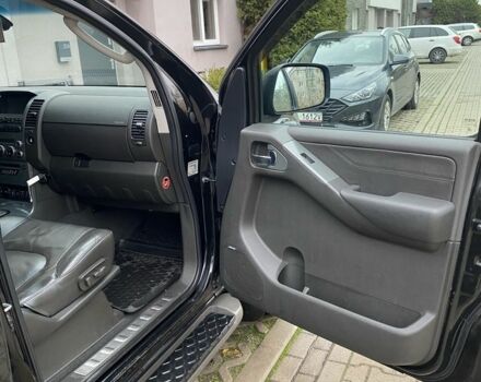 Чорний Ніссан Патфайндер, об'ємом двигуна 2.5 л та пробігом 310 тис. км за 10000 $, фото 9 на Automoto.ua