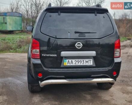 Черный Ниссан Патфайндер, объемом двигателя 2.5 л и пробегом 188 тыс. км за 10400 $, фото 6 на Automoto.ua