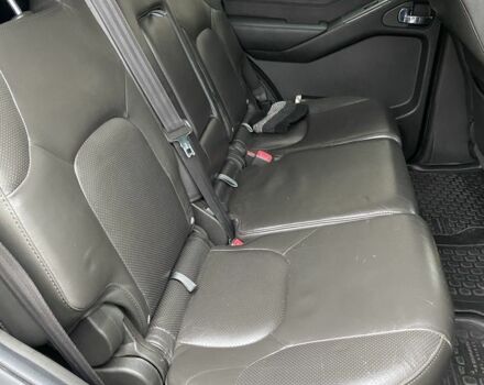 Чорний Ніссан Патфайндер, об'ємом двигуна 2.5 л та пробігом 310 тис. км за 10000 $, фото 8 на Automoto.ua