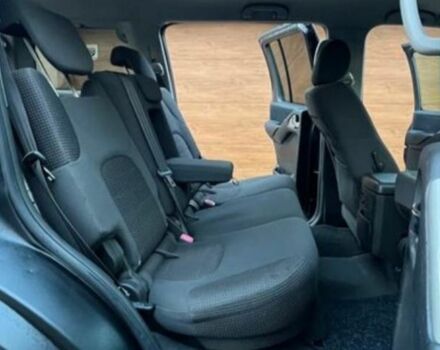 Черный Ниссан Патфайндер, объемом двигателя 3 л и пробегом 216 тыс. км за 4000 $, фото 6 на Automoto.ua