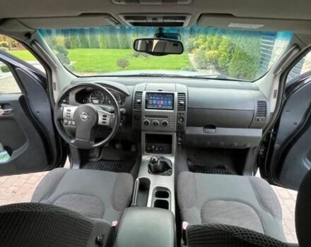 Черный Ниссан Патфайндер, объемом двигателя 3 л и пробегом 216 тыс. км за 4000 $, фото 5 на Automoto.ua