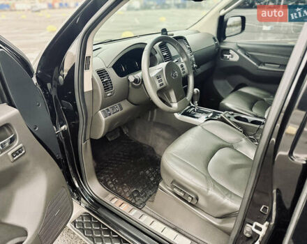 Черный Ниссан Патфайндер, объемом двигателя 3 л и пробегом 265 тыс. км за 18600 $, фото 14 на Automoto.ua