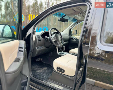 Черный Ниссан Патфайндер, объемом двигателя 2.5 л и пробегом 170 тыс. км за 14800 $, фото 9 на Automoto.ua