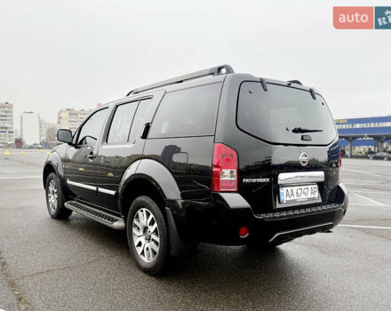 Черный Ниссан Патфайндер, объемом двигателя 3 л и пробегом 265 тыс. км за 18600 $, фото 8 на Automoto.ua