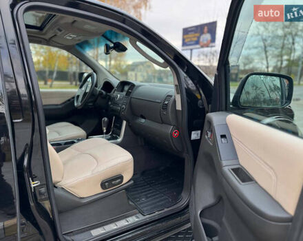 Черный Ниссан Патфайндер, объемом двигателя 2.5 л и пробегом 170 тыс. км за 14800 $, фото 13 на Automoto.ua